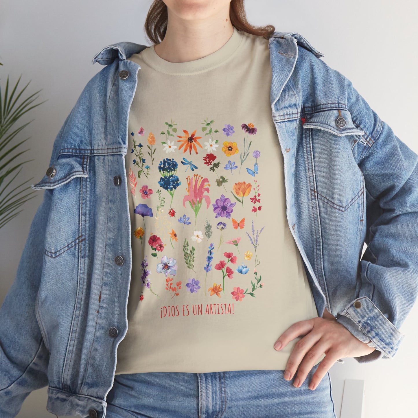 Camiseta playera con mensaje bíblico cristiano, unisex 100% algodón grueso, diseño original floral. "Dios es un artista". Amplia variedad