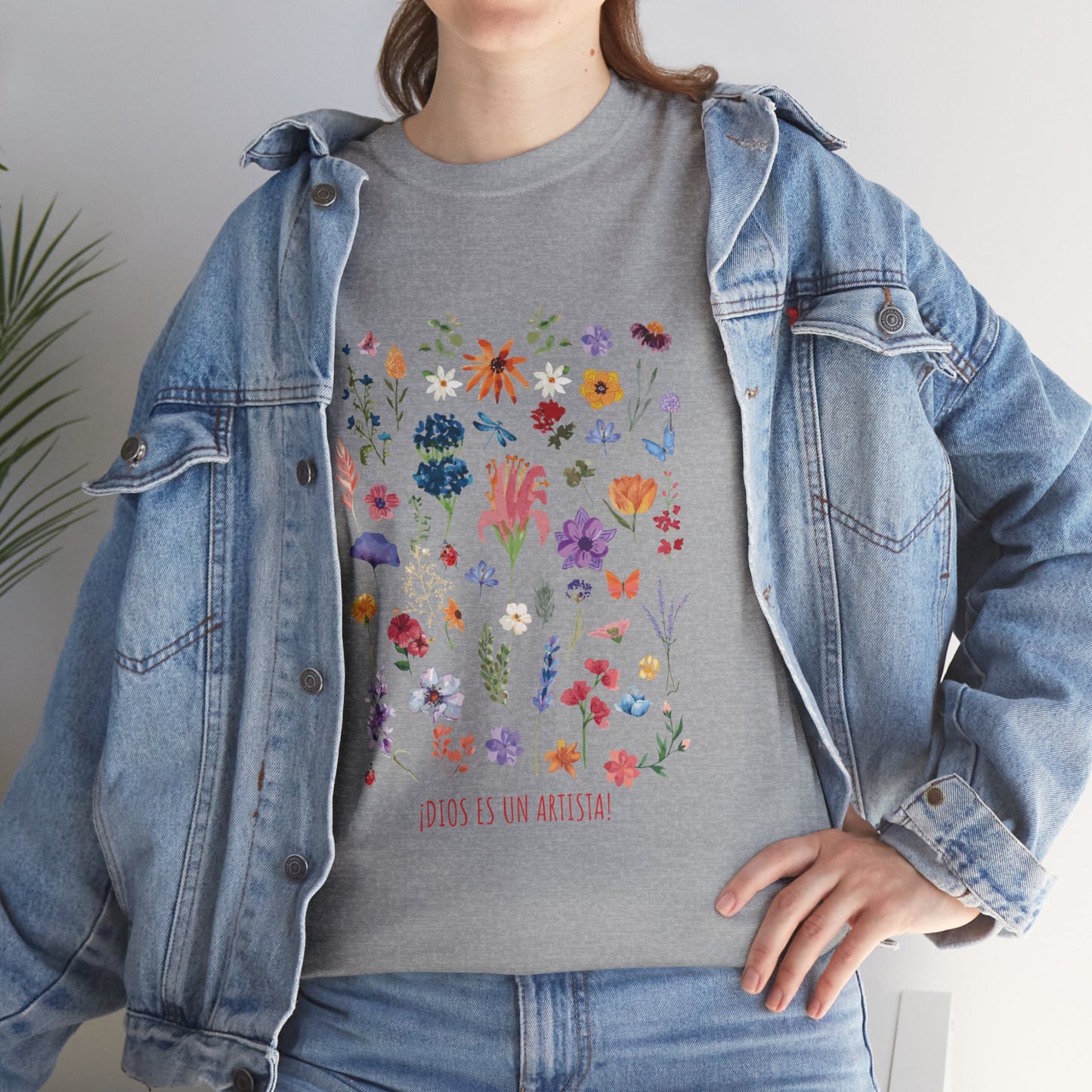 Camiseta playera con mensaje bíblico cristiano, unisex 100% algodón grueso, diseño original floral. "Dios es un artista". Amplia variedad